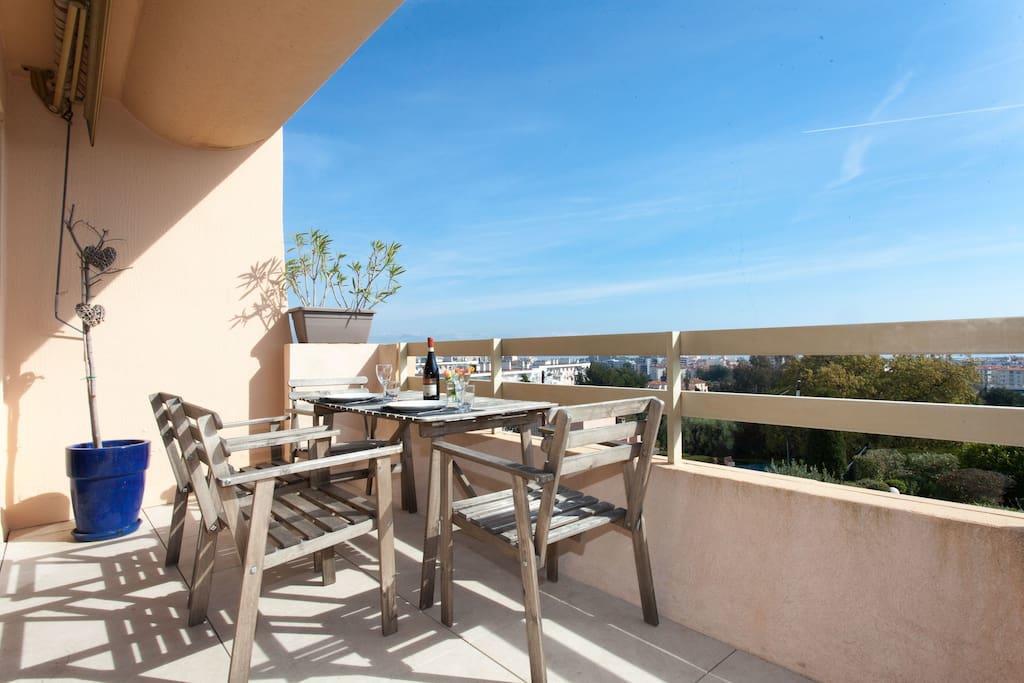 Vue Mer, Terrasse Et Parking Prive Antibes Exterior photo